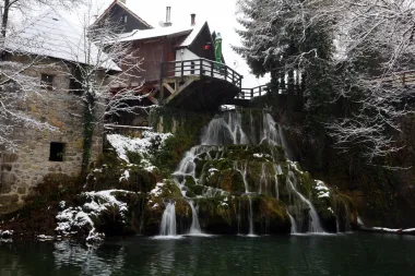 Rastoke mnogi nazivaju i Plitvice u malom. Bajkovite, romantične i ne pretjerano udaljene od Zagreba, idealno su vikend odredište.