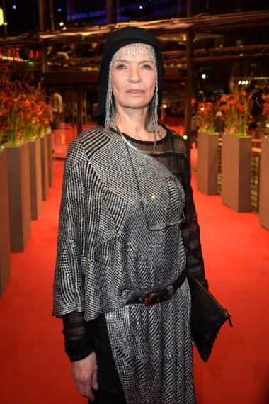 81-godišnja Veruschka je njemački model i manekenka koja je 1960-ih palila i žarila svjetskom modnom scenom, a s obzirom na to koliko cool i danas izgleda uopće nas ne čudi da ju mnogi smatraju modnom ikonom. 