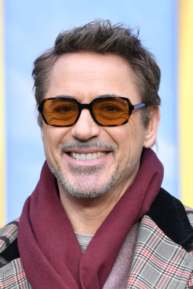Robert Downey Jr. jednako je šarmantan na velikom ekranu i ispred njega pa mu možda zato nije teško glumiti uloge poput plejboja milijardera. 
