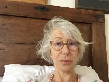 Oskarovka Helen Mirren na svom Instagram profilu često objavljuje selfieje, među kojima i one u kućnom izdanju, bez trunke šminke.