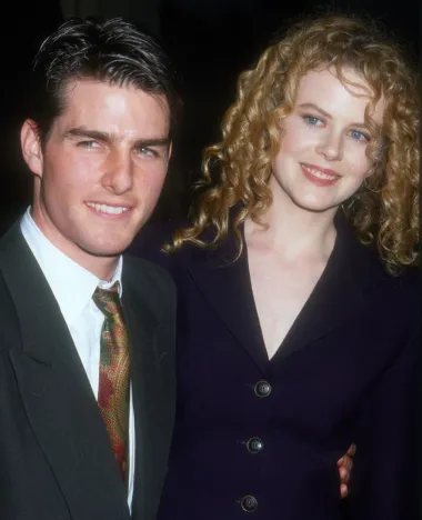 Nicole se 1990- udala za velikog holivudskog frajera i zvijezdu, Toma Cruisea, pa su tako cijelo desetljeće ostali omiljeni par s crvenih tepiha. Gdje god bi se pojavili zračili su glamurom i elegancijom, no njihovoj je ljubavi došao kraj 2001. kada su se razveli. Nicole je rekla kako je jako mlada ušla u taj brak te da za njega zapravo nije bila spremna. Inače, posvojili su i dvoje djece, sina Connora i kćer Isabellu Jane. 