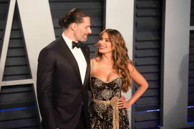 Danas je Sofija u sretnom braku s Joem Manganiellom, s kojim se povezala u srpnju 2014., a zaručili su se šest mjeseci kasnije. Vjenčanje iz snova održano je u Palm Beachu na Floridi 21. studenog 2015. Kako je ova glumica jednom prilikom rekla, tek je jedna stvar zbog koje žali u životu - to što se s četiri godine mlađim Manganiellom nije ranije susrela. Danas ovaj par uživa u sreći i uspjehu te na svakom javnom pojavljivanju izgledaju jednako zaljubljeni kao i prvog dana svoje veze. 