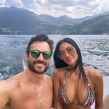 Nicole Scherzinger je nedavno proslavila svoj 43. rođendan, a tom je prilikom s dečkom Thomom Evansom odlučila otići na odmor na njezinu omiljenu europsku destinaciju – jezero Como u Italiji. Naime, pjevačica se iz godine u godinu vraća na to, mnogima omiljeno, luksuzno odredište. 