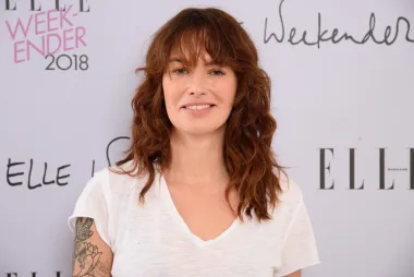 Bermudsko-engleska glumica poznata je po odličnoj izvedbi Cersei Lannister u seriji &quot;Igra prijestolja&quot;. Dobila je puno novca od serije, ali za to se vrijeme borila s razvodom, a njezin suprug tražio je podjelu imovine, pa se Headey još uvijek trudi spojiti kraj s krajem.