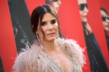 Njezina nedavna uloga u Netflixovom postapokaliptičnom horor filmu &quot;Bird Box&quot;, kao i ona u filmu &quot;Oceanovih 8&quot;, ženskom izdanju legendarnog filma &quot;Oceanovih 11&quot;, samo su potvrdile njezin talent, a Bullock je trenutno u pripremi još nekoliko filmova, u ulozi glumice, ali i producentice.