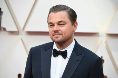 Podrška Leonarda DiCaprija ekologiji razlog je zašto zvijezda izbjegava dezodorans, jer ga vidi kao nešto &quot;neprirodno&quot;. Uz to, DiCaprio se tušira samo nekoliko puta tjedno - radi uštede vode. Izgleda da bi njegova higijena mogla čak biti odgovorna za prekid više veza.