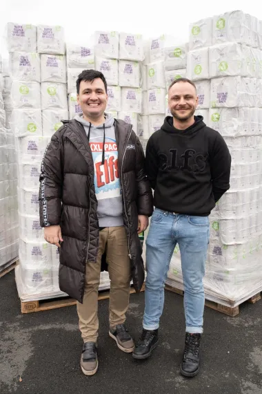 Umjesto na špici, slavne face uživale na nesvakidašnjoj reviji modnog dvojca ELFS