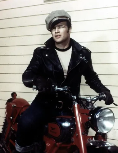 Na ovom popisu našla se i jedna zvijezda starog Hollywooda - Marlon Brando. Američki glumac dvostruki je dobitnik Oscara i jedan od najutjecajnijih glumaca dvadesetog stoljeća, a poznat je po svojoj nevjerojatnoj ljepoti. 