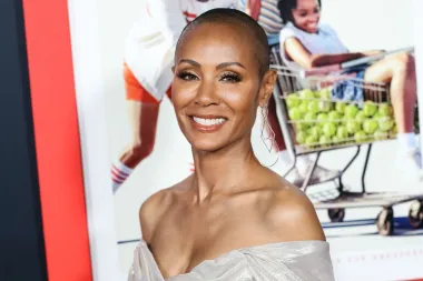 Američka glumica, scenaristica i producentica Jada Pinkett Smith jedna je od mnogih poznatih koji su ove godine ušli u šesto desetljeće života. Poznata je po ulogama u brojnim filmovima, uključujući &quot;Luckastog profesora&quot; i &quot;Matrix&quot;.