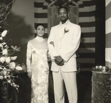 Jada Pinkett i Will Smith vjenčali su se u zimi 1997., a od tada ne prestaju šokirati javnost svojim otvorenim stavovima o braku i protivljenju monogamiji. Njihovo je vjenčanje bilo relativno skromno te su bili pozvani samo najuži članovi obitelji i prijatelji, pa je za razliku od nekih drugih s ove liste, izostalo silno blještavilo i holivudski glamur. 