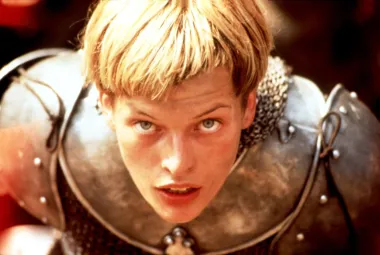 Od početka svoje filmske karijere je glumila u mnogim holivudskim blockbusterima, a najistaknutije uloge ostvarila je u filmu &quot;Peti element&quot; iz 1997. godine i horor-serijalu &quot;Resident Evil&quot;. Posljednji film u kojem je glumila je &quot;Monster Hunter&quot; iz 2020. godine, a trenutno snima film o popularnom stripovskom junaku &quot;Corto Maltese&quot;. Utjelovila je i Ivanu Orleansku, a pojavila se i u komediji &quot;Zoolander&quot;. Općenito je stekla imidž glumice prekrasnog lica koja najbolje utjelovljuje pomalo pomaknute, neobične junakinje. Tako je često glumila heroine s drugih planeta, ljepotice velike karizme i žene s psihičkim problemima, a iako nikada nije dobila nikakve prestižne filmske i glumačke nagrade - karijera joj je cvjetala. Hollywood se zaljubio u Millin šarm, a gledatelji su ju hrlili gledati u kino dvoranama. 