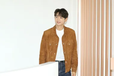Choi Min-ho, poznatiji pod imenom Minho, južnokorejski je reper, pjevač, glumac, tekstopisac i model. U svibnju 2008. debitirao je kao član južnokorejske dječačke grupe Shinee, a ovaj slatki 30-godišnjak i danas osvaja srca žena diljem svijeta.