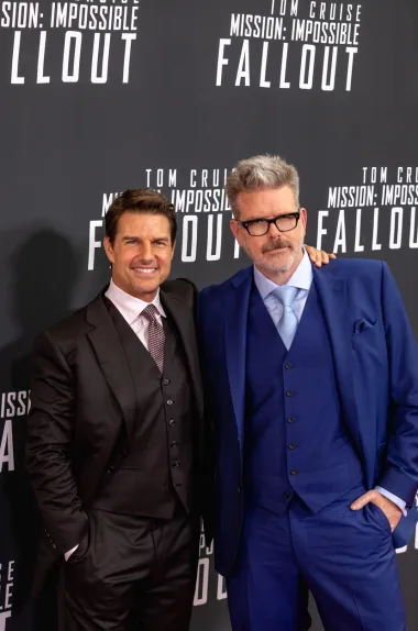 Prema Cinema Blendu, TV serija Jack Reacher odbila je akcijsku zvijezdu &quot;Nemoguće misije&quot; Toma Cruisea, jer je sa svojih 170 centimetara bio prenizak. U svakom slučaju, Tom Cruise ostaje jedan od najuspješnijih i najlegendarnijih glumaca ikada, a visina ga nije sprječavala ni da hoda s nekim od najzgodnijih glumica.
