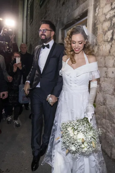 Hana Huljić zablistala u romantičnoj vjenčanici. Što ti kažeš?