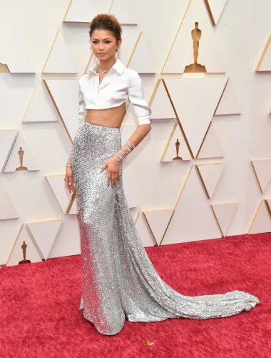 Zendaya je u kreaciji Valentino Haute Couture oduševile mnoge jer im se sviđa što se odmaknula od klasične haljine. 