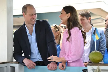 Ni kraljevska obitelj nije imuna na prekide, a primjer je ljubavna priča princa Williama i Catherine Middleton. Upoznali su se za vrijeme studija na Sveučilištu St. Andrews u Škotskoj, a navodno su se zaljubili 2002., nakon što je William primijetio Middleton za vrijeme studentske modne revije. Par je prekinuo 2007. godine, ali nakon nekoliko mjeseci razdvojenosti pomirili su se i vjenčali se 2011.
