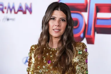Marisa Tomei američka je filmska, kazališna i televizijska glumica i na petom je mjestu ovog popisa. Dobitnica je Oscara za najbolju sporednu žensku ulogu za film &quot;Moj rođak Vinny&quot; iz 1992., a gledali smo ju i u poznatim serijama &quot;Sluškinjina priča&quot;, &quot;Seinfeld&quot; i u najnovijem filmu o Spider-Manu.