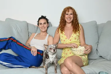 Ni kćeri poznatih glumaca Brucea Willisa i Demi Moore uopće ne nalikuju jedna na drugu. Rumer je pet godina starija od Tallulah, a dok Tallulah više sliči svom poznatom ocu, za Rumer govore da je preslika svoje majke, posebno onda kada je imala dugu, crnu kosu.