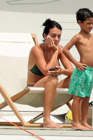 'The Body': Ronaldo i Georgina ponosno pokazuju koliko su cijelu godinu vježbali
