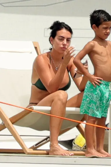 'The Body': Ronaldo i Georgina ponosno pokazuju koliko su cijelu godinu vježbali