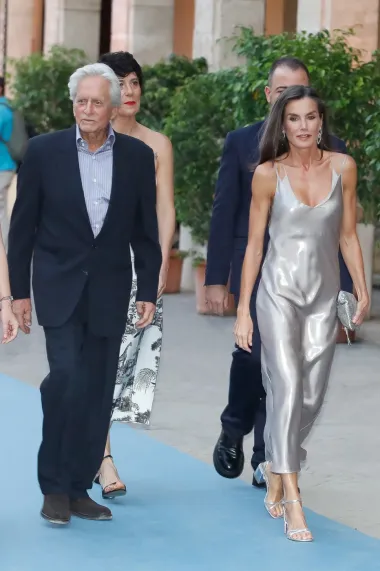 Kraljica Letizia zabljesnula u srebrnoj haljini u društvu holivudske zvijezde