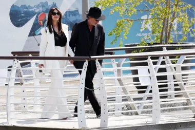 Monica Bellucci i Tim Burton oduševili modnom kombinacijom na filmskom festivalu