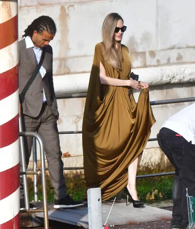Angelina Jolie doživjela ovacije na premijeri filma u Veneciji i modno očarala