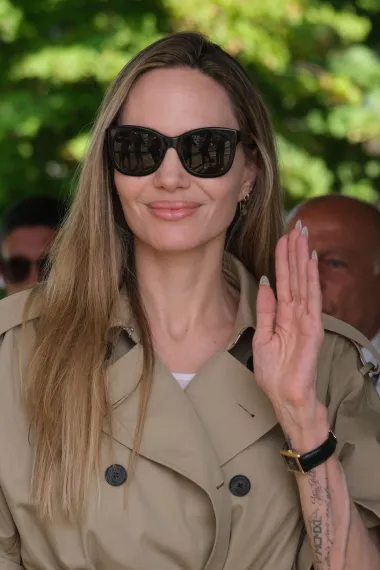 Angelina Jolie doživjela ovacije na premijeri filma u Veneciji i modno očarala