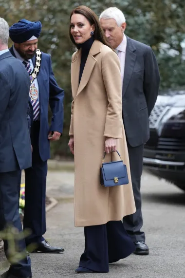 Modna inspiracija: Kate Middleton i njezina kolekcija elegantnih torbica