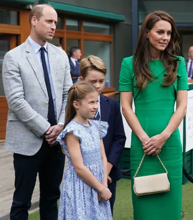 Modna inspiracija: Kate Middleton i njezina kolekcija elegantnih torbica