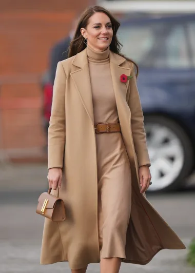 Modna inspiracija: Kate Middleton i njezina kolekcija elegantnih torbica