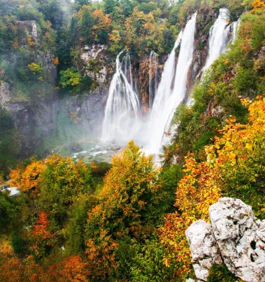 Jesenska čarolija na Plitvičkim jezerima odmara dušu