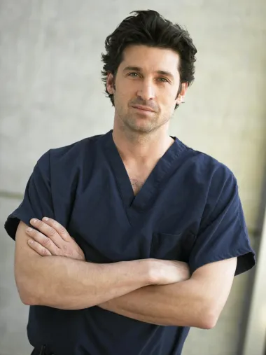 Patrick Dempsey proglašen je najseksi muškarcem za 2023. godinu, imao je 57 godina. Rekao je: &quot;Dago mi je što se to događa u ovom trenutku mog života, lijepo je biti prepoznat, i naravno da moj ego malo raste, ali to mi daje platformu da je iskoristim za nešto pozitivno.&quot;