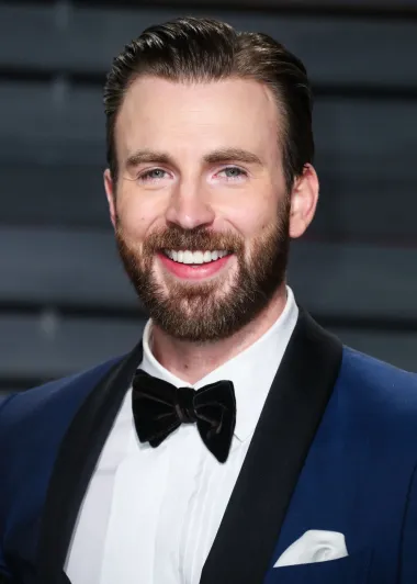 Kao i mnogi prije njega, Chris Evans prihvatio je svoju titulu Sexiest Man Alive za 2022. godinu s dozom skromnosti. &quot;Ova cijela stvar je teška za razgovor&quot;, rekao je uz smijeh. Zvijezda filma &quot;The Gray Man&quot; također se pripremala na dobroćudno zadirkivanje svojih bliskih prijatelja.