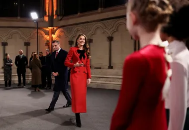 Princeza od Walesa ponovno blista, osvježila je stari kaput blagdanskim detaljima