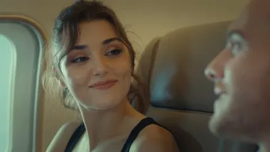 Stanjila je obraze i smanjila masne naslage u tom području kako bi naglasila strukturu svojih jagodica i čeljusti.