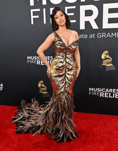 Cardi B-ina ručno izvezena Cavalli Couture haljina privukla je sve poglede. 