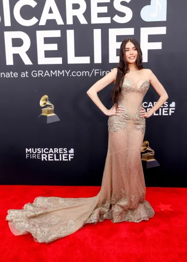 Glamurozna haljina Madison Beer dolazi londonskog couture brenda Miss Sohee. 
