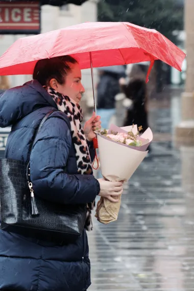 Kišno Valentinovo u centru Zagreba - mnogi su se odlučili za romantiku