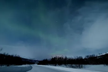 Polarna čarolija: Ples svjetlosti na nebu iznad Norveške