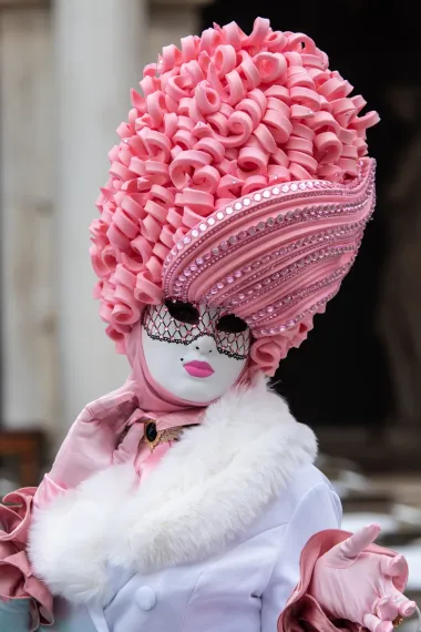 Venecija pod maskama: Pogledaj raskošne kostime na talijanskim ulicama