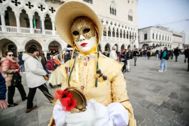 Venecija pod maskama: Pogledaj raskošne kostime na talijanskim ulicama