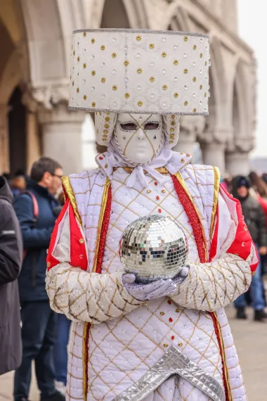Venecija pod maskama: Pogledaj raskošne kostime na talijanskim ulicama