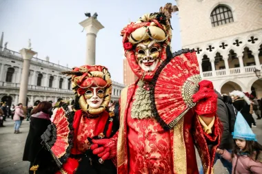 Venecija pod maskama: Pogledaj raskošne kostime na talijanskim ulicama