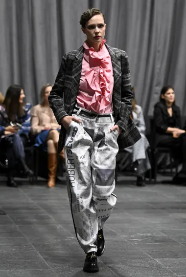 Poznata lica na modnoj reviji Robeta Severa 'Symphony 9' u nesvakidašnjim outfitima