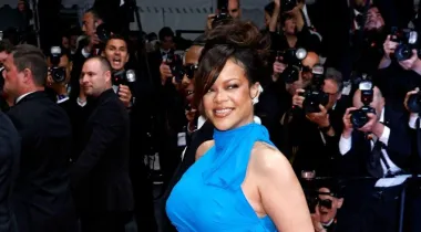 Rihanna ima nepogrešiv stil i u trudnoći: Najzabavniji trudnički outfiti na crvenom tepihu i ulici