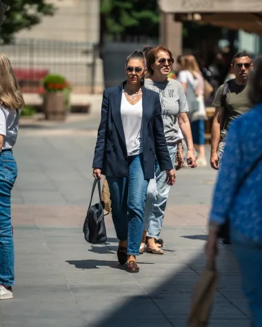 Zagrebačka špica: Miran Kurspahić osvojio centar grada u kaubojskom šeširu, a dame blistaju