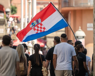 Kako je izgledala zagrebačka špica na dan Thompsonovog koncerta? Puno lijepih žena i sretnih fanova