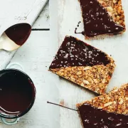 Hrskave granola pločice - za brzinski doručak ili kao zdravi desert