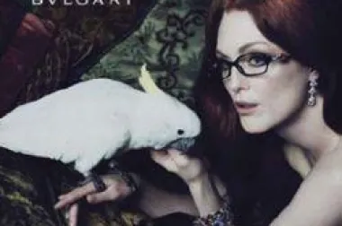Julianne Moore za Bvlgari kolekciju naočala proljeće/ljeto 2010.